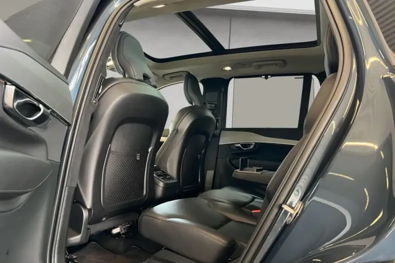 Volvo XC90 din 2023 cu 48.667 km - oferta VOL146784 - foto 15