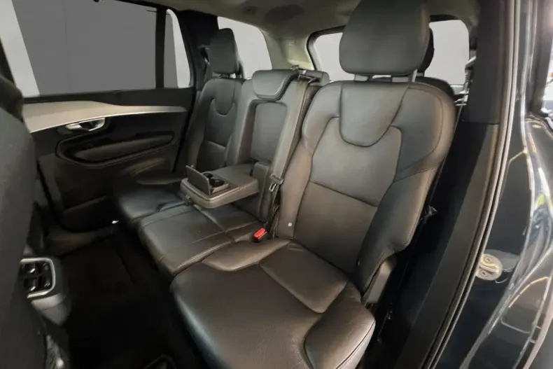 Volvo XC90 din 2023 cu 48.667 km - oferta VOL146784 - foto 17