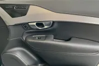 Volvo XC90 din 2023 cu 48.667 km - oferta VOL146784 - foto 19