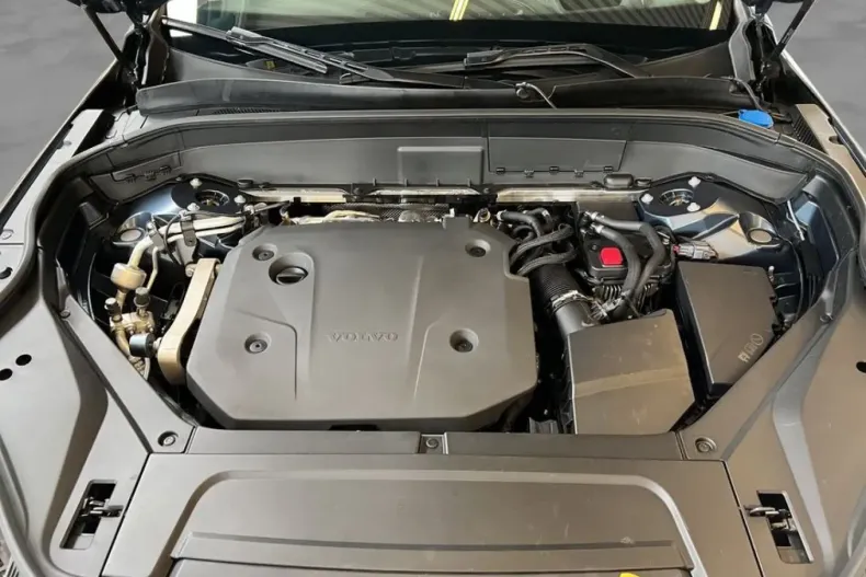 Volvo XC90 din 2023 cu 48.667 km - oferta VOL146784 - foto 21