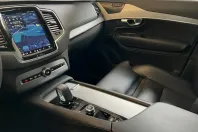 Volvo XC90 din 2023 cu 48.667 km - oferta VOL146784 - foto 24