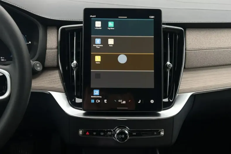 Volvo XC90 din 2025 cu 8.000 km - oferta VOL146786 - foto 9