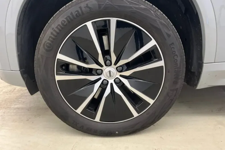 Volvo XC90 din 2023 cu 66.693 km - oferta VOL146787 - foto 9