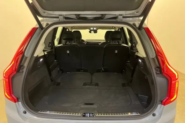 Volvo XC90 din 2023 cu 66.693 km - oferta VOL146787 - foto 10