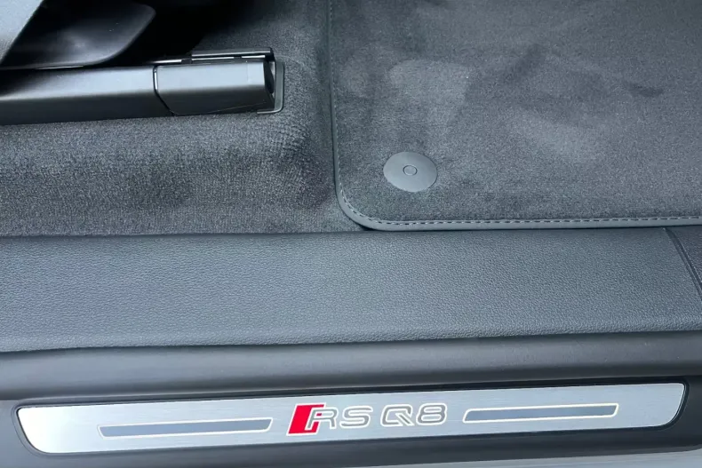 Audi RSQ8 din 2025 cu 20 km - oferta AUD146790 - foto 7