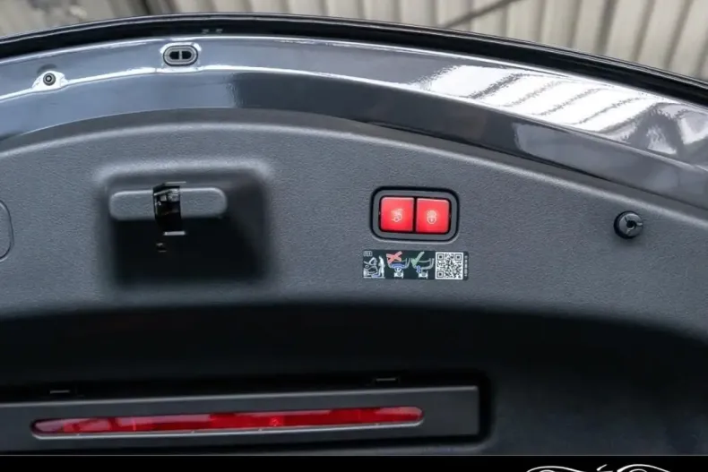 Mercedes-Benz CLE 300 din 2024 cu 6.000 km - oferta MER146801 - foto 8