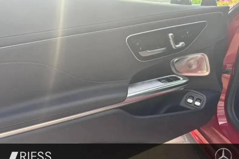 Mercedes-Benz CLE 300 din 2024 cu 4.500 km - oferta MER146802 - foto 9