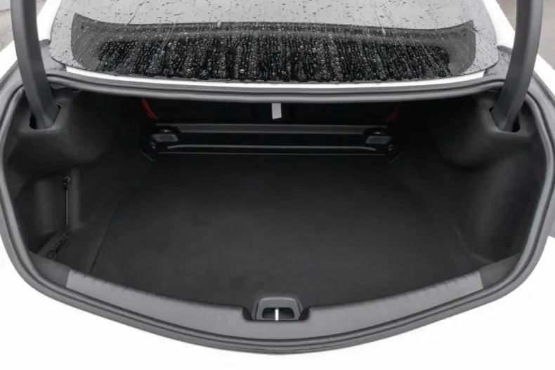 Mercedes-Benz CLE 300 din 2024 cu 4.214 km - oferta MER146803 - foto 9