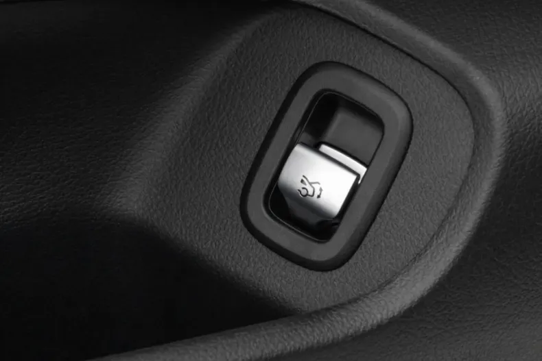 Mercedes-Benz CLE 300 din 2024 cu 4.214 km - oferta MER146803 - foto 11