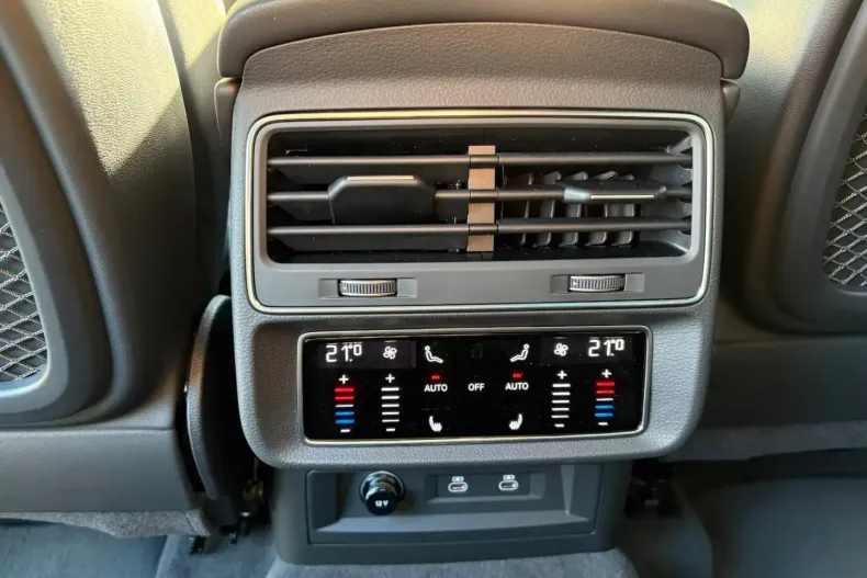 Audi RSQ8 din 2025 cu 30 km - oferta AUD146807 - foto 9