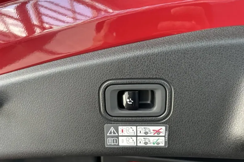 Mercedes-Benz CLE 300 din 2024 cu 17.903 km - oferta MER146809 - foto 26