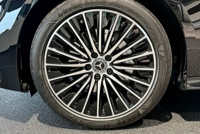 Mercedes-Benz CLE 300 din 2024 cu 19.852 km - oferta MER146814 - foto 7