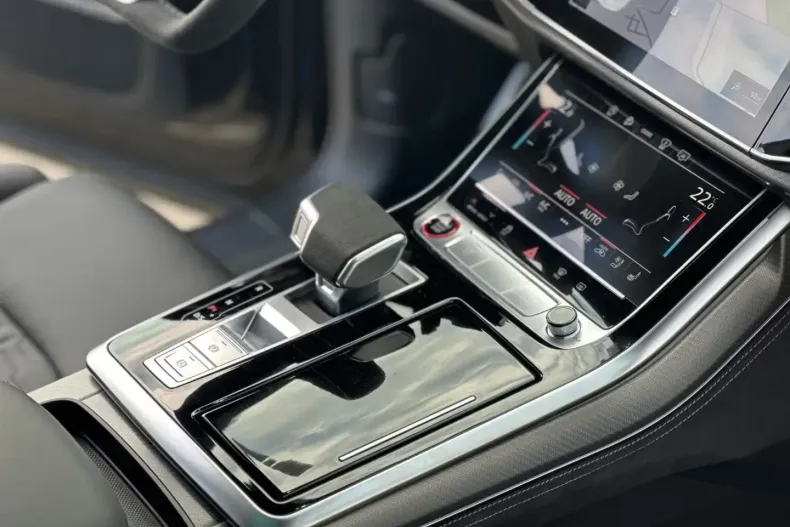 Audi RSQ8 din 2025 cu 10 km - oferta AUD146817 - foto 10