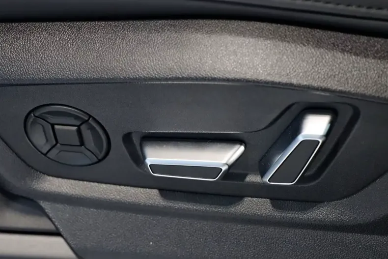 Audi RSQ8 din 2025 cu 5 km - oferta AUD146822 - foto 4