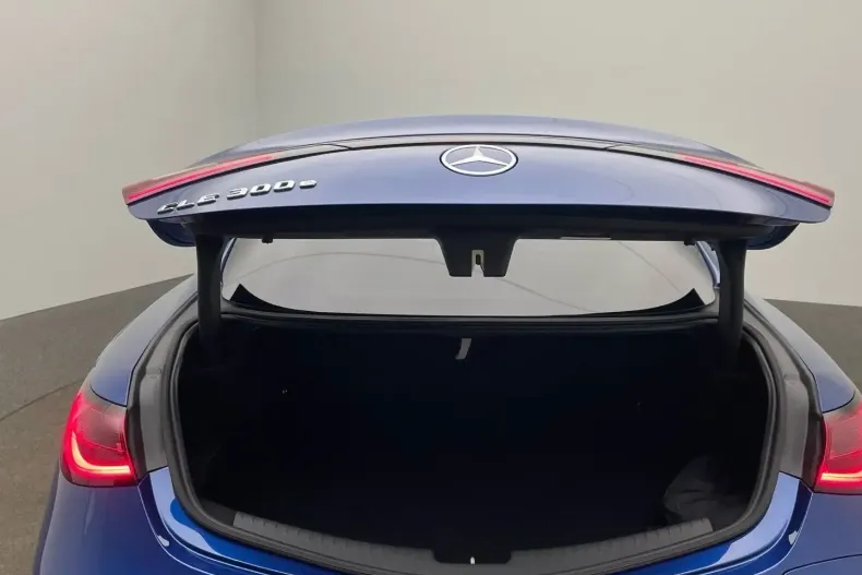 Mercedes-Benz CLE 300 din 2024 cu 3.650 km - oferta MER146826 - foto 12