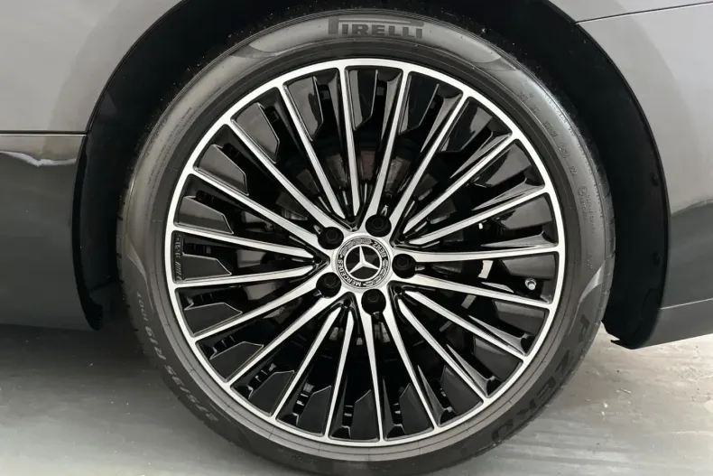 Mercedes-Benz CLE 300 din 2024 cu 24.987 km - oferta MER146834 - foto 4