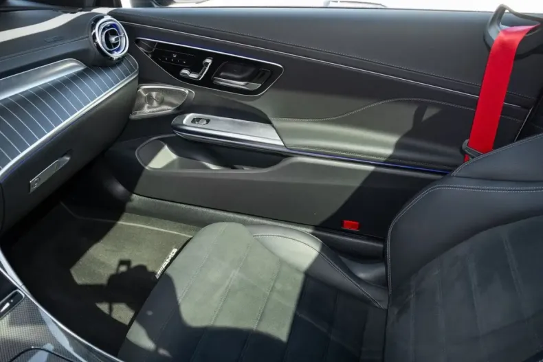 Mercedes-Benz CLE 300 din 2024 cu 15.192 km - oferta MER146853 - foto 11