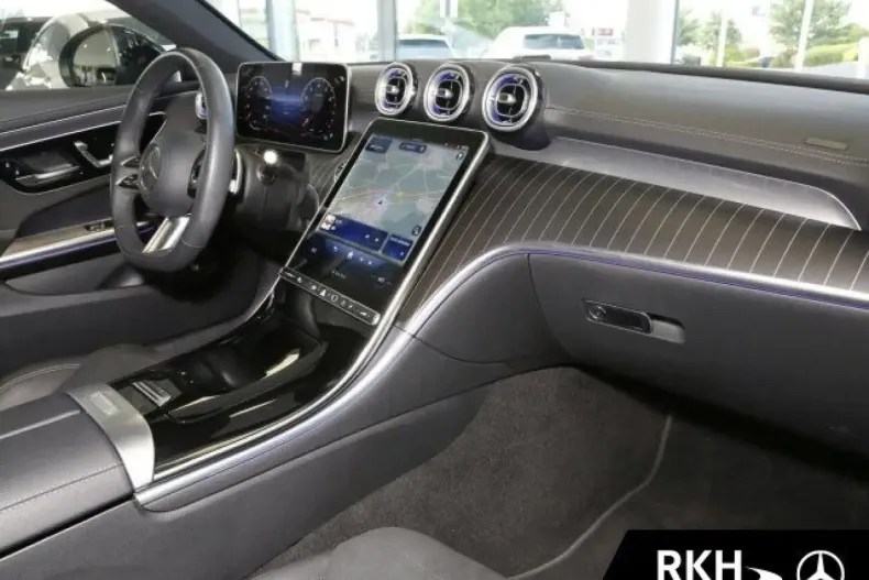 Mercedes-Benz CLE 200 din 2024 cu 12.316 km - oferta MER146860 - foto 6