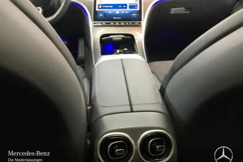 Mercedes-Benz CLE 200 din 2024 cu 12.605 km - oferta MER146862 - foto 11