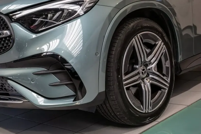 Mercedes-Benz GLC 200 din 2024 cu 14.938 km - oferta MER146867 - foto 3