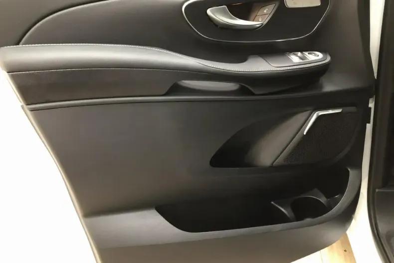 Mercedes-Benz V 300 din 2024 cu 9.800 km - oferta MER146876 - foto 11