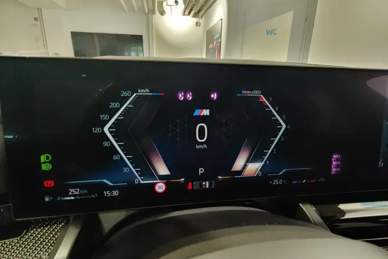 BMW 520 din 2024 cu 25.754 km - oferta BMW146882 - foto 15