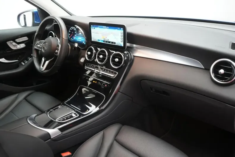 Mercedes-Benz GLC 300 din 2022 cu 16.000 km - oferta MER146892 - foto 7