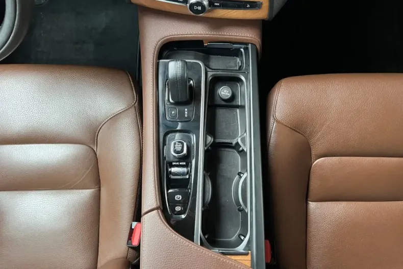 Volvo XC90 din 2021 cu 91.598 km - oferta VOL146899 - foto 14