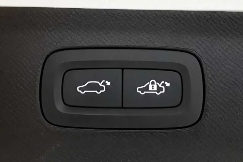 Volvo XC90 din 2021 cu 83.411 km - oferta VOL146900 - foto 10