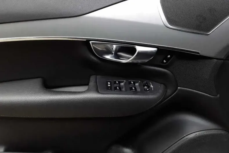 Volvo XC90 din 2021 cu 83.411 km - oferta VOL146900 - foto 11