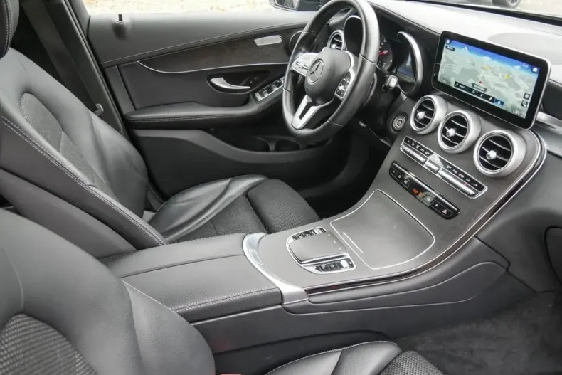 Mercedes-Benz GLC 200 din 2022 cu 46.792 km - oferta MER146908 - foto 3