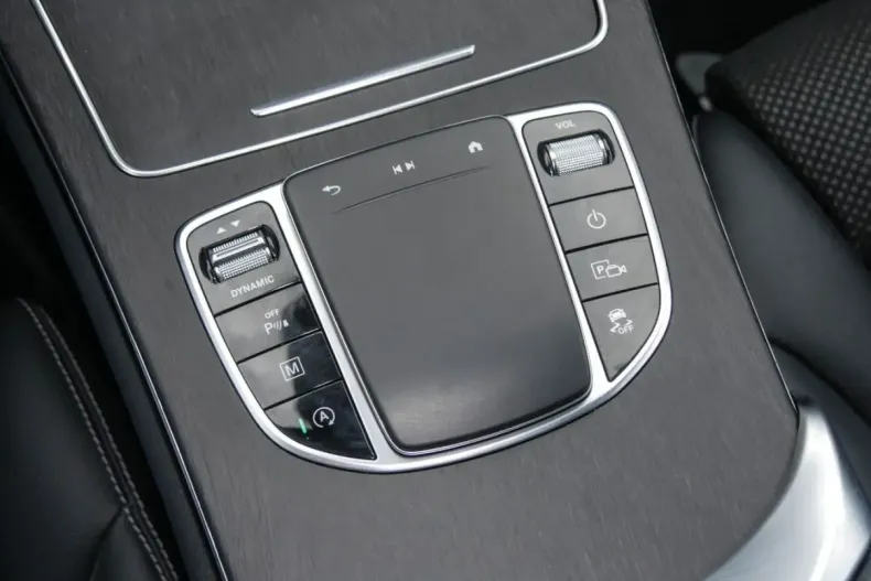 Mercedes-Benz GLC 200 din 2022 cu 46.792 km - oferta MER146908 - foto 9