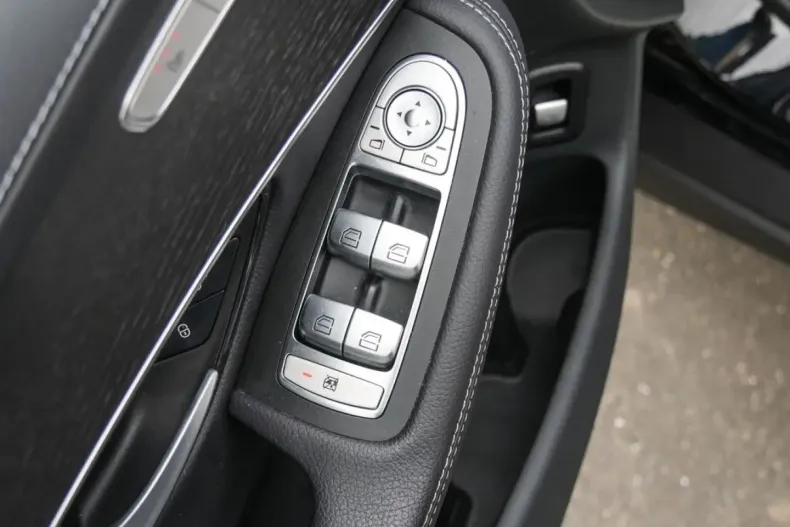 Mercedes-Benz GLC 200 din 2022 cu 46.792 km - oferta MER146908 - foto 11