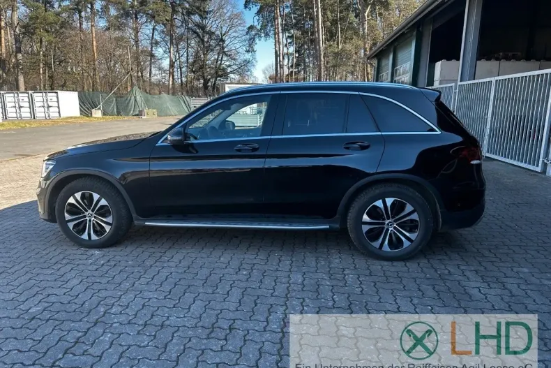 Mercedes-Benz GLC 200 din 2022 cu 63.334 km - oferta MER146912 - foto 2