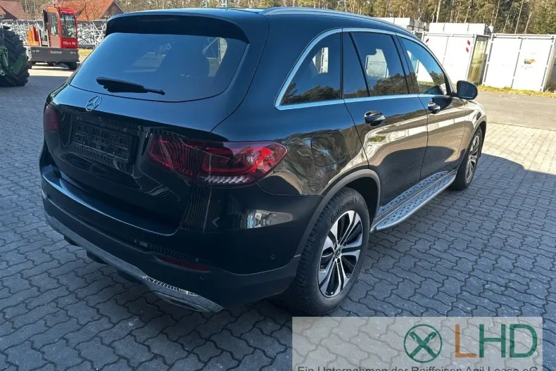 Mercedes-Benz GLC 200 din 2022 cu 63.334 km - oferta MER146912 - foto 4