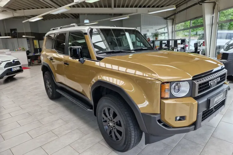 Toyota Land Cruiser din 2025 cu 9.800 km - oferta TOY146913 - foto 1