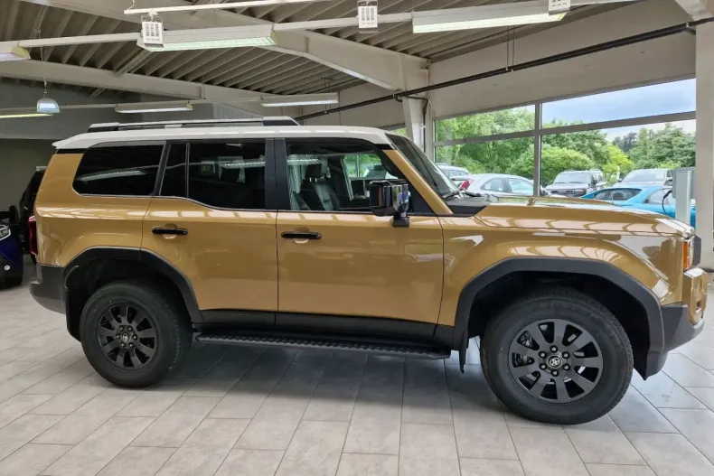 Toyota Land Cruiser din 2025 cu 9.800 km - oferta TOY146913 - foto 4