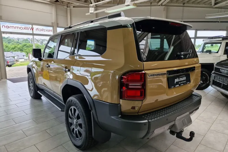 Toyota Land Cruiser din 2025 cu 9.800 km - oferta TOY146913 - foto 10