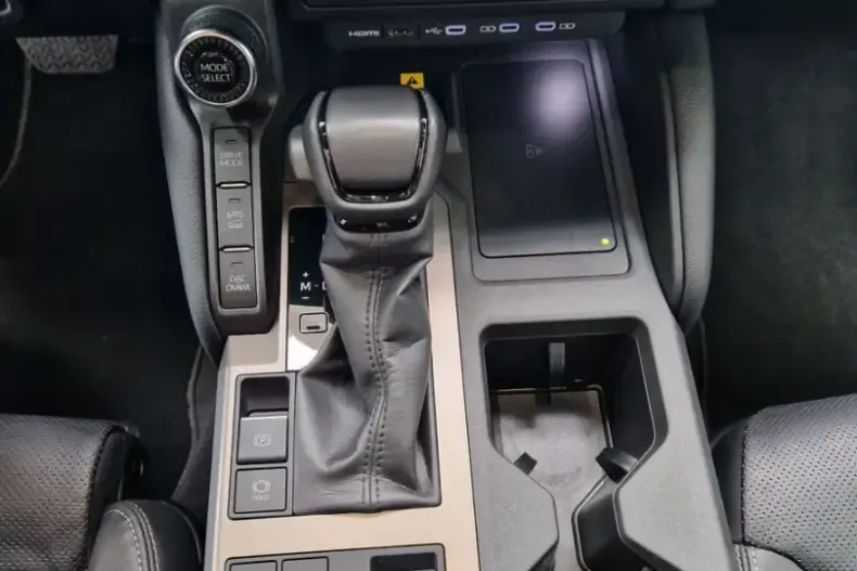 Toyota Land Cruiser din 2025 cu 9.800 km - oferta TOY146913 - foto 14