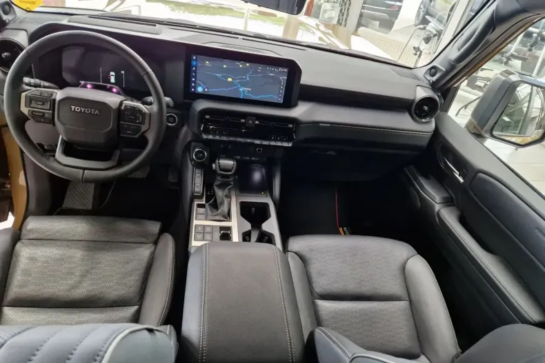 Toyota Land Cruiser din 2025 cu 9.800 km - oferta TOY146913 - foto 15