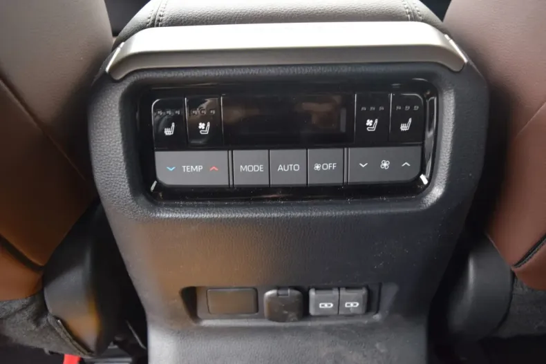 Toyota Land Cruiser din 2024 cu 12.500 km - oferta TOY146914 - foto 10