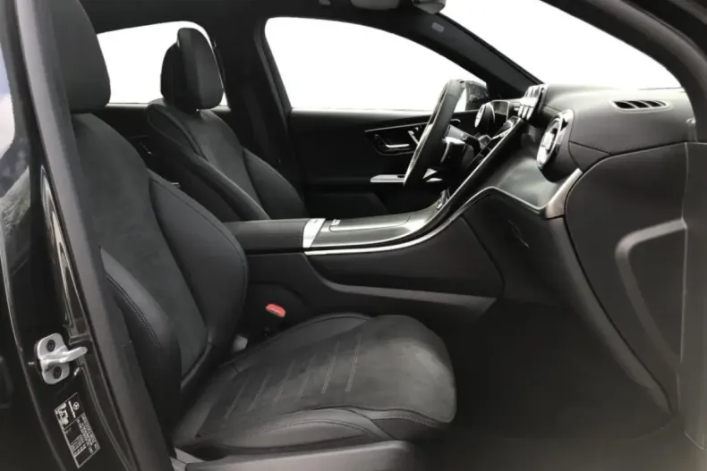 Mercedes-Benz GLC 220 din 2025 cu 13.406 km - oferta MER146921 - foto 3