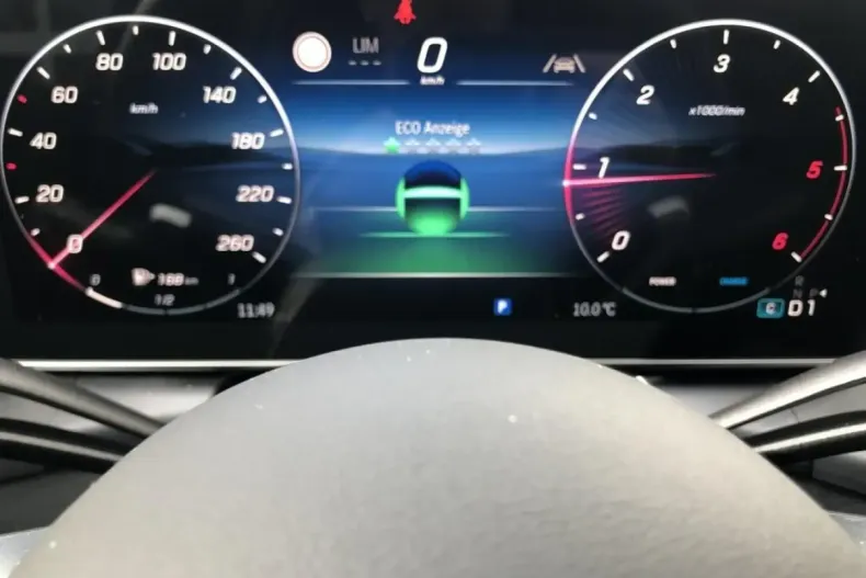 Mercedes-Benz GLC 220 din 2025 cu 13.406 km - oferta MER146921 - foto 9