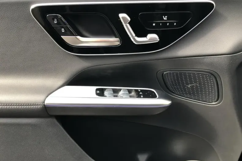 Mercedes-Benz GLC 220 din 2025 cu 13.406 km - oferta MER146921 - foto 15