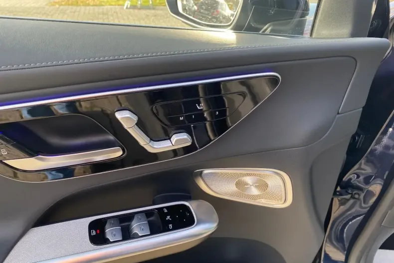 Mercedes-Benz GLC 300 din 2023 cu 6.764 km - oferta MER146928 - foto 12