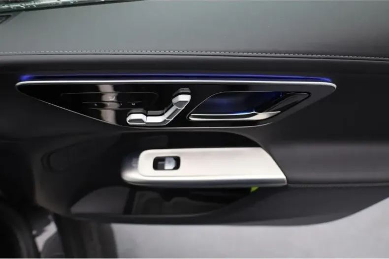 Mercedes-Benz GLC 300 din 2023 cu 19.774 km - oferta MER146936 - foto 13