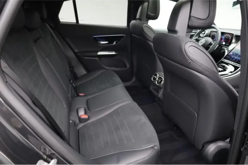 Mercedes-Benz GLC 300 din 2023 cu 19.774 km - oferta MER146936 - foto 19