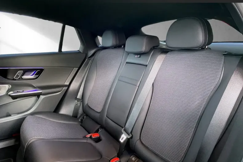 Mercedes-Benz GLC 200 din 2023 cu 5.799 km - oferta MER146940 - foto 9