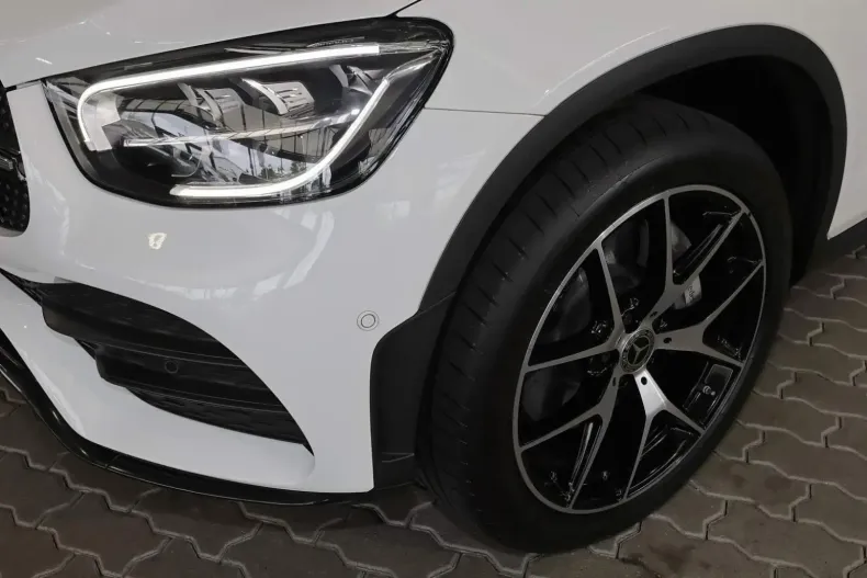 Mercedes-Benz GLC 300 din 2021 cu 49.010 km - oferta MER146949 - foto 3