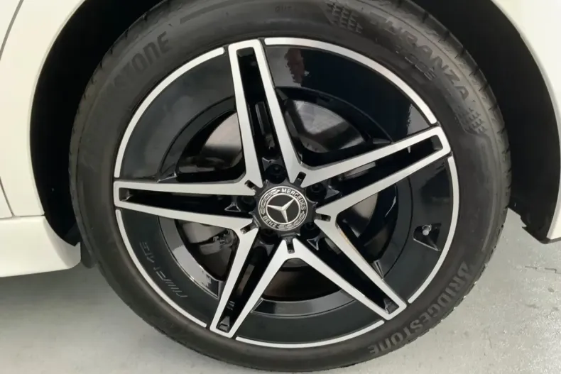 Mercedes-Benz C 200 din 2024 cu 30.438 km - oferta MER146950 - foto 4